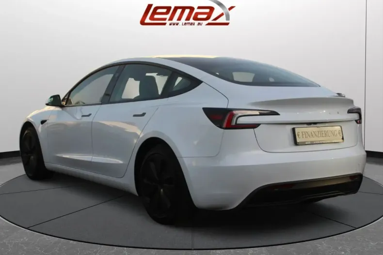 Tesla Model 3 din 2024 cu 39.100 km - oferta TES158881 - foto 4