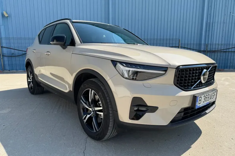 Volvo XC40 din 2024 cu 16.800 km - oferta VOL158903 - foto 2
