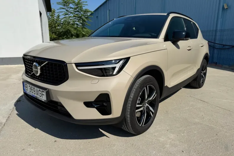 Volvo XC40 din 2024 cu 16.800 km - oferta VOL158903 - foto 4
