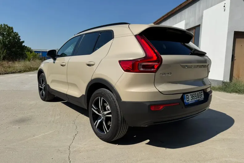Volvo XC40 din 2024 cu 16.800 km - oferta VOL158903 - foto 6