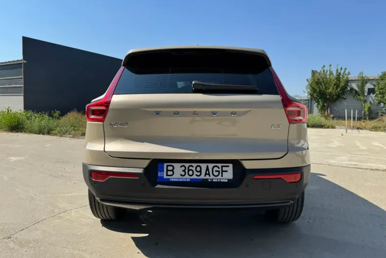 Volvo XC40 din 2024 cu 16.800 km - oferta VOL158903 - foto 7