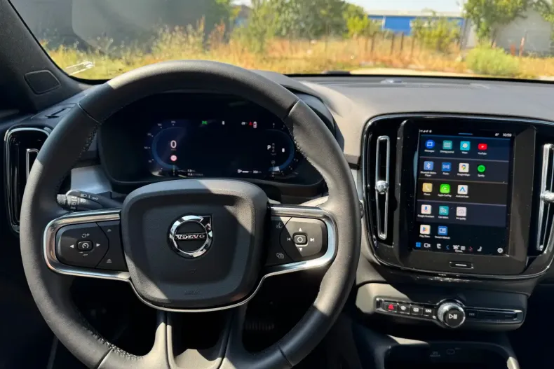 Volvo XC40 din 2024 cu 16.800 km - oferta VOL158903 - foto 11