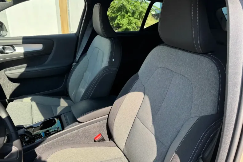 Volvo XC40 din 2024 cu 16.800 km - oferta VOL158903 - foto 13