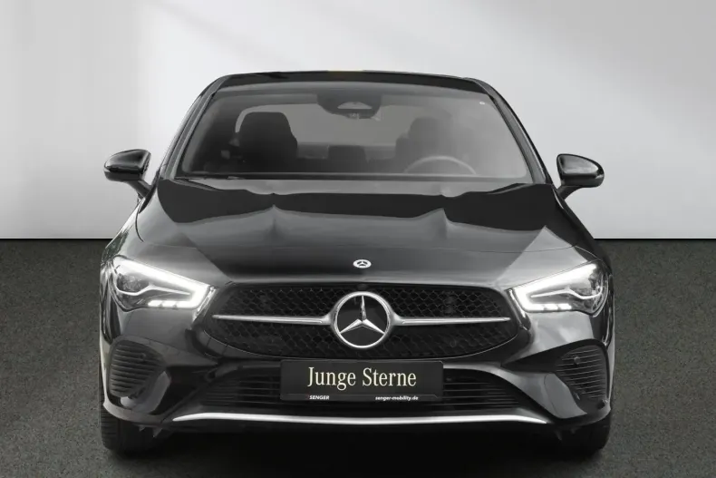 Mercedes-Benz CLA 180 din 2024 cu 12.390 km - oferta MER158904 - foto 1