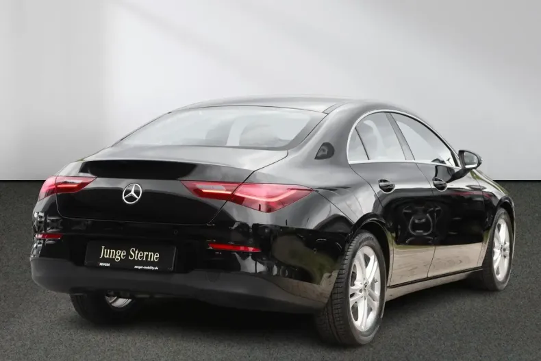 Mercedes-Benz CLA 180 din 2024 cu 12.390 km - oferta MER158904 - foto 2