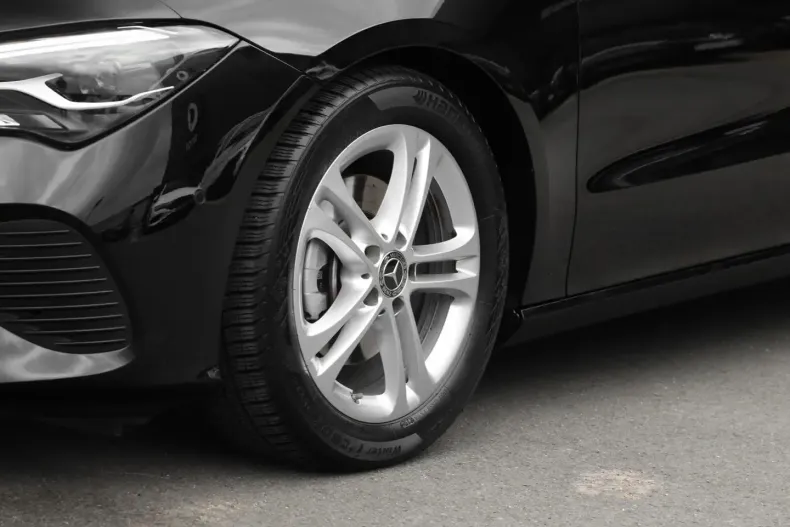 Mercedes-Benz CLA 180 din 2024 cu 12.390 km - oferta MER158904 - foto 9