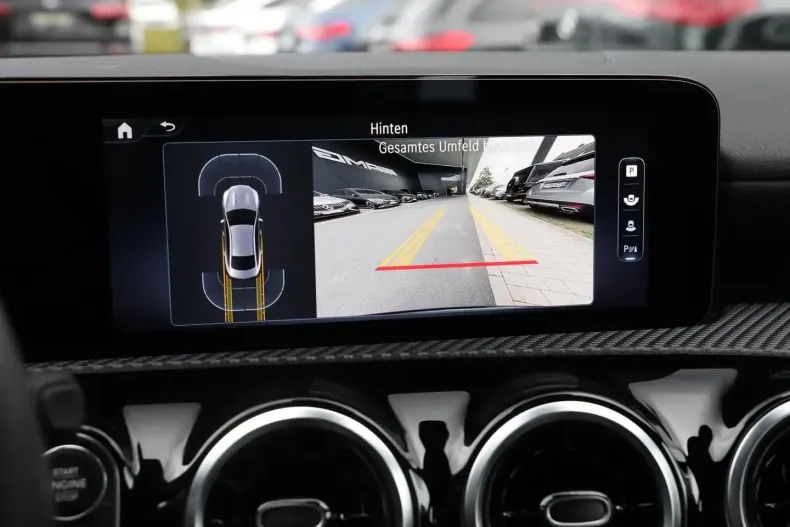 Mercedes-Benz CLA 180 din 2024 cu 12.390 km - oferta MER158904 - foto 10