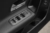 Mercedes-Benz CLA 180 din 2024 cu 12.390 km - oferta MER158904 - foto 13