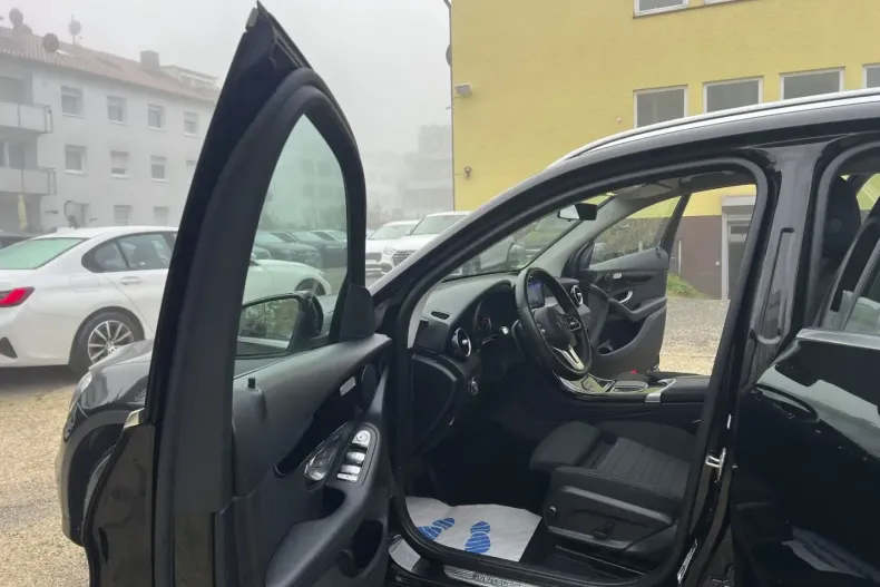 Mercedes-Benz GLC 220 din 2021 cu 72.000 km - oferta MER158912 - foto 11