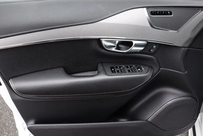 Volvo XC90 din 2022 cu 75.331 km - oferta VOL158916 - foto 9