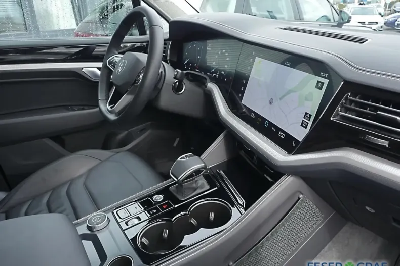 Volkswagen Touareg din 2024 cu 12.520 km - oferta VOL158925 - foto 4