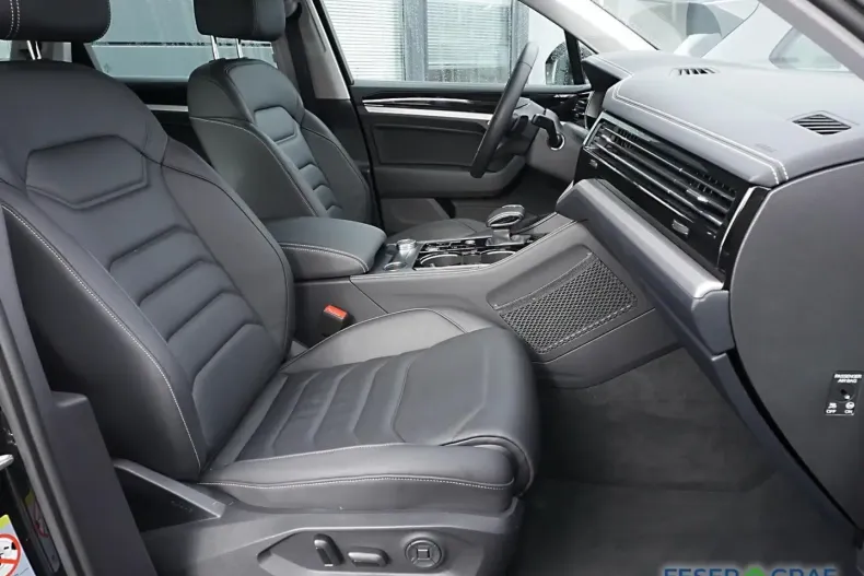 Volkswagen Touareg din 2024 cu 12.520 km - oferta VOL158925 - foto 5