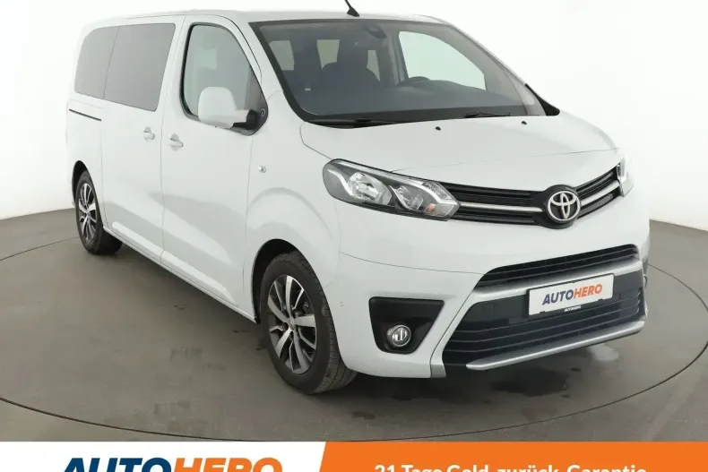 Toyota Proace (Verso) din 2023 cu 38.757 km - oferta TOY158934 - foto 1