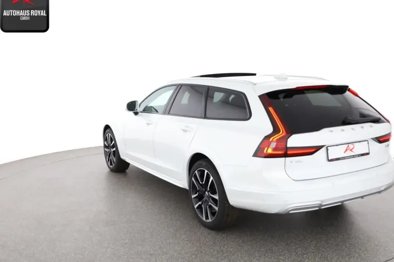 Volvo V90 Cross Country din 2023 cu 12.218 km - oferta VOL158938 - foto 3