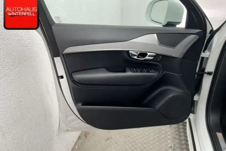 Volvo XC90 din 2020 cu 57.708 km - oferta VOL158939 - foto 27