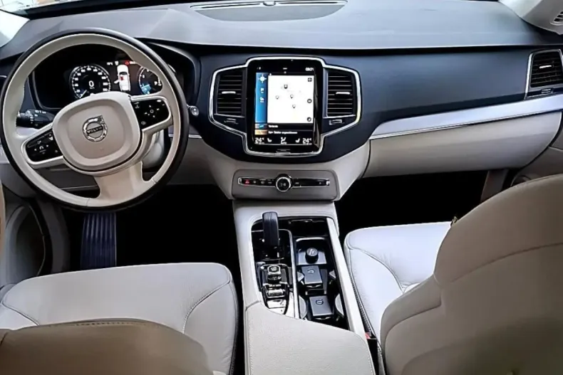 Volvo XC90 din 2020 cu 67.571 km - oferta VOL158942 - foto 5