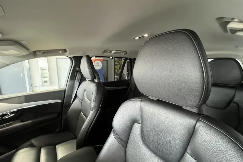 Volvo XC90 din 2020 cu 76.058 km - oferta VOL158950 - foto 23