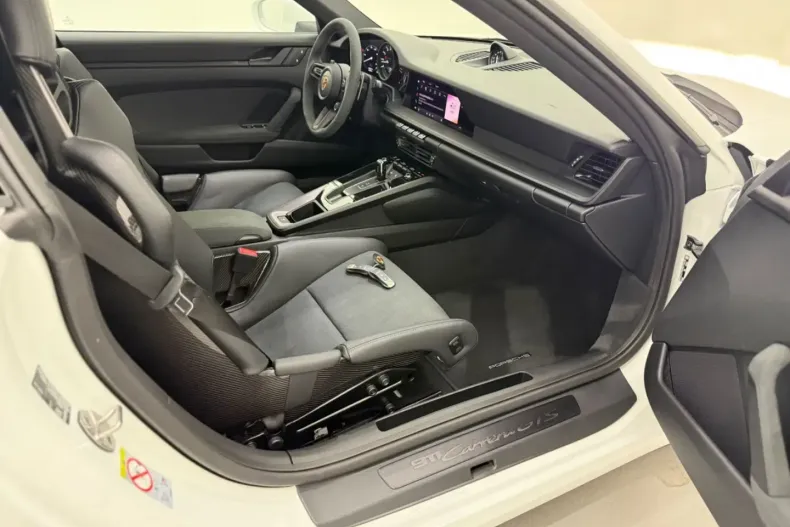 Porsche 992 din 2024 cu 4.600 km - oferta POR158966 - foto 9