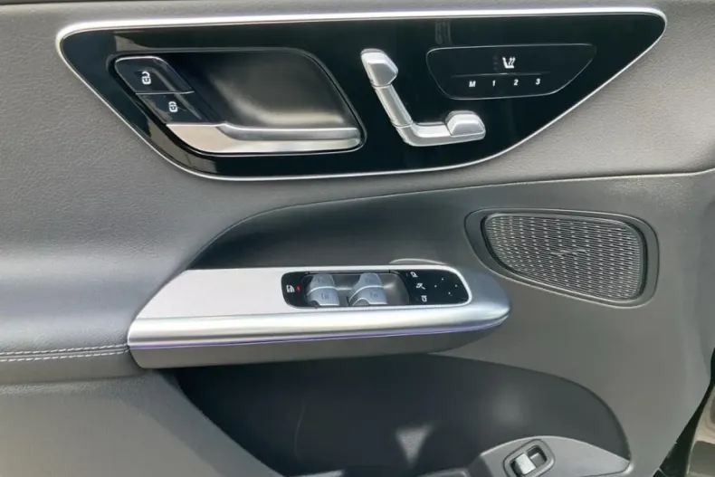 Mercedes-Benz GLC 300 din 2024 cu 13.500 km - oferta MER158972 - foto 15