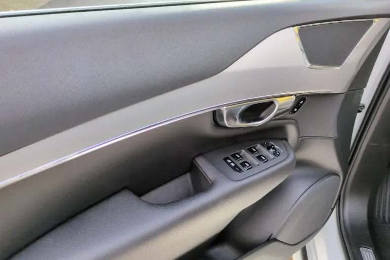 Volvo XC90 din 2021 cu 50.750 km - oferta VOL158999 - foto 10