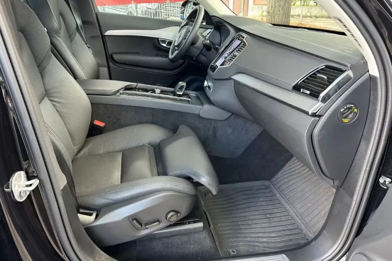 Volvo XC90 din 2023 cu 24.980 km - oferta VOL159015 - foto 13