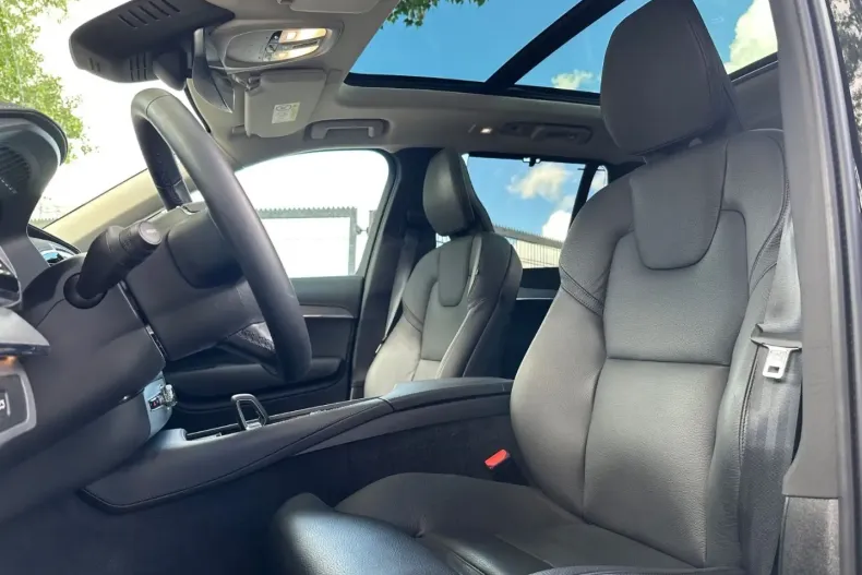 Volvo XC90 din 2023 cu 24.980 km - oferta VOL159015 - foto 22