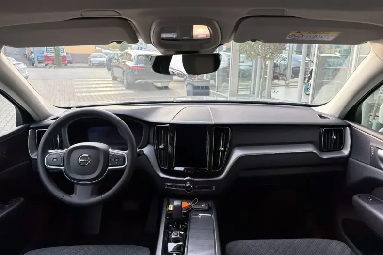 Volvo XC60 din 2024 cu 23.500 km - oferta VOL159026 - foto 7