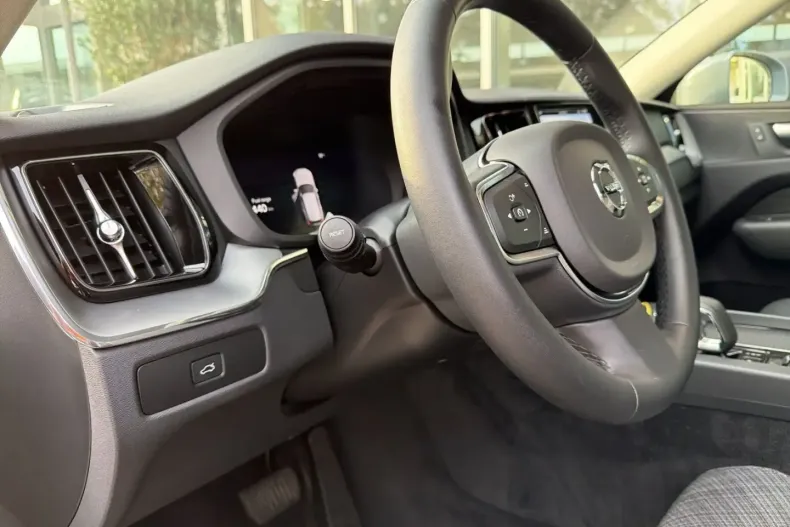 Volvo XC60 din 2024 cu 23.500 km - oferta VOL159026 - foto 10