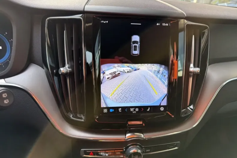 Volvo XC60 din 2024 cu 23.500 km - oferta VOL159026 - foto 24