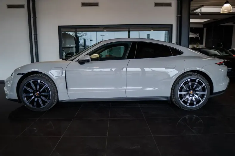 Porsche Taycan din 2024 cu 3.000 km - oferta POR159028 - foto 7