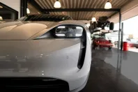 Porsche Taycan din 2024 cu 3.000 km - oferta POR159028 - foto 8