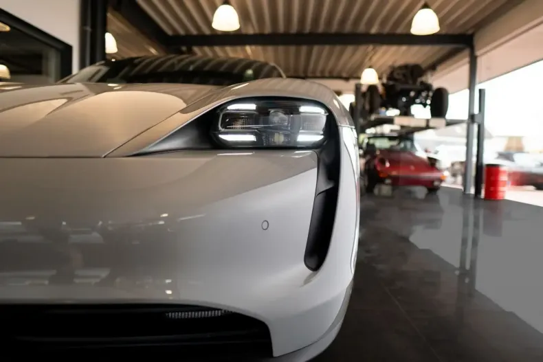 Porsche Taycan din 2024 cu 3.000 km - oferta POR159028 - foto 8