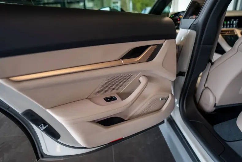 Porsche Taycan din 2024 cu 3.000 km - oferta POR159028 - foto 22