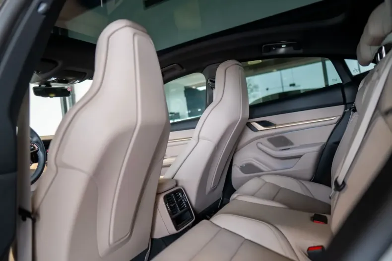 Porsche Taycan din 2024 cu 3.000 km - oferta POR159028 - foto 24