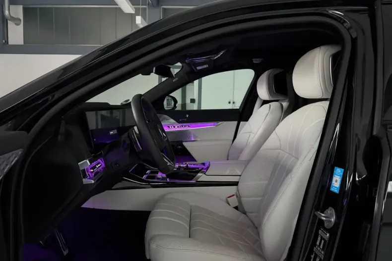 BMW 740 din 2023 cu 21.000 km - oferta BMW159037 - foto 5