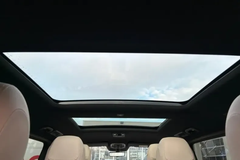 Mercedes-Benz V 300 din 2024 cu 7.300 km - oferta MER159047 - foto 13