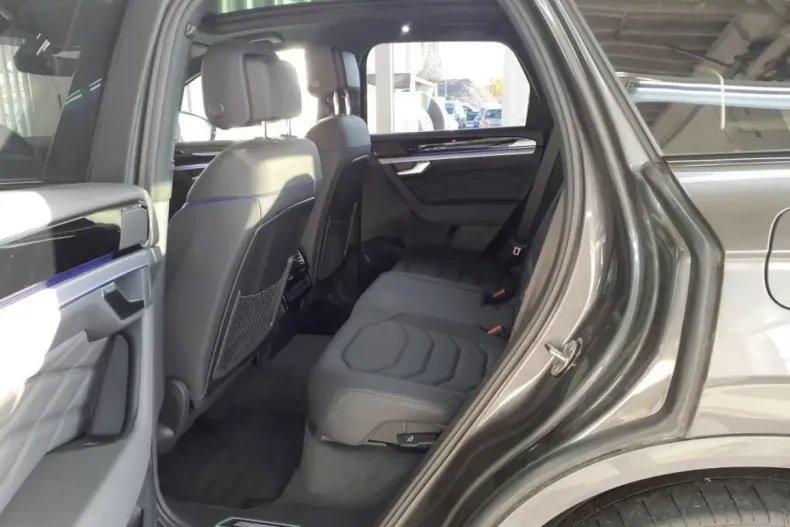 Volkswagen Touareg din 2022 cu 65.184 km - oferta VOL159052 - foto 8