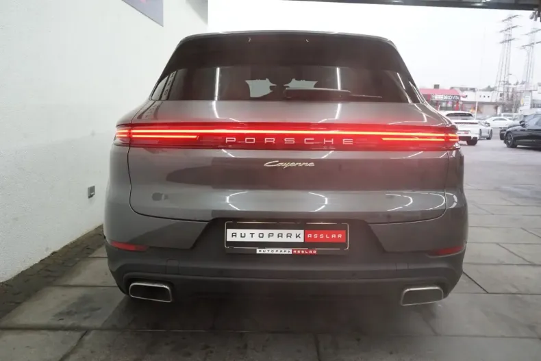 Porsche Cayenne din 2024 cu 32.010 km - oferta POR159054 - foto 4