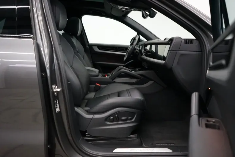 Porsche Cayenne din 2024 cu 32.010 km - oferta POR159054 - foto 6