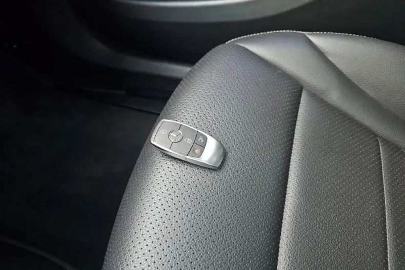 Mercedes-Benz GLC 300 din 2022 cu 69.000 km - oferta MER159057 - foto 33