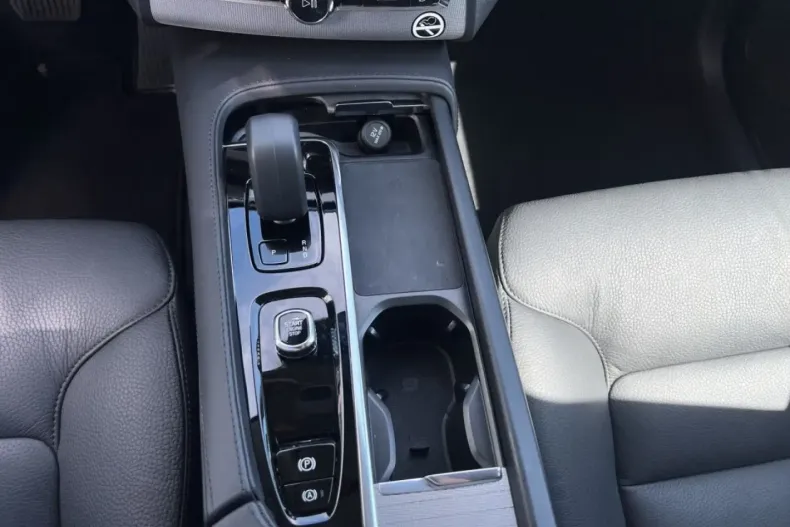 Volvo XC90 din 2024 cu 26.304 km - oferta VOL159063 - foto 18