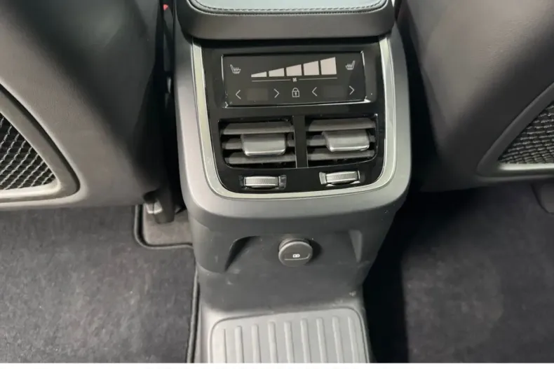 Volvo XC90 din 2024 cu 7.169 km - oferta VOL159065 - foto 20