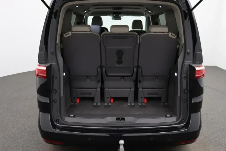 Volkswagen T7 Multivan din 2022 cu 43.880 km - oferta VOL159093 - foto 3