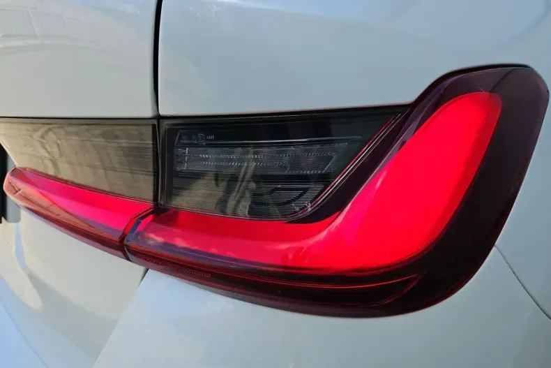 BMW 320 din 2023 cu 52.700 km - oferta BMW159102 - foto 19