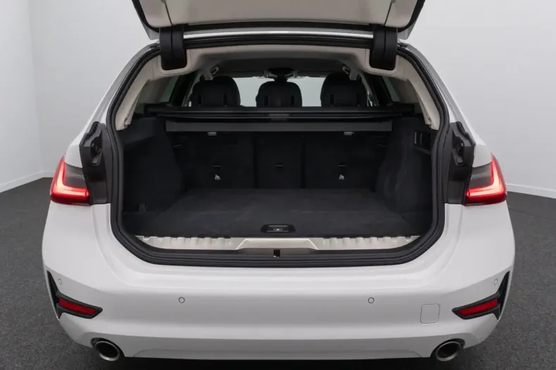 BMW 320 din 2022 cu 44.834 km - oferta BMW159104 - foto 13