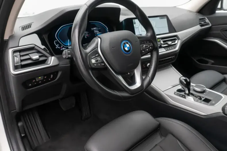 BMW 320 din 2022 cu 44.834 km - oferta BMW159104 - foto 22