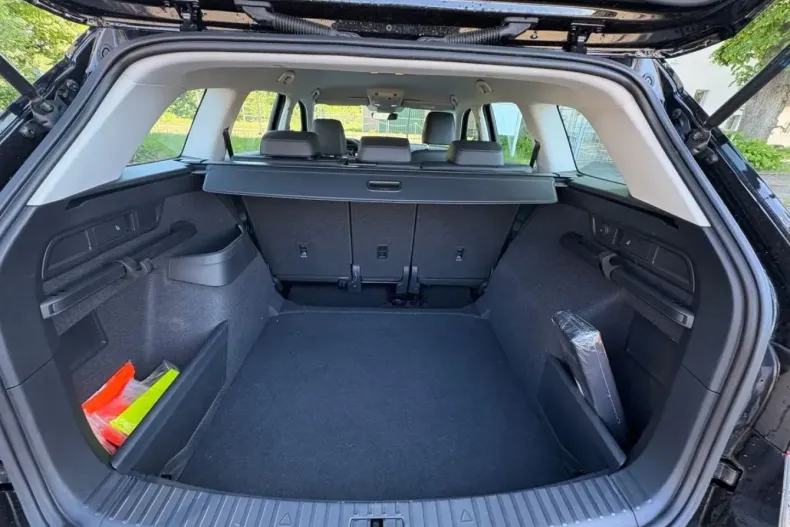 Skoda Kodiaq din 2024 cu 5.690 km - oferta SKO159122 - foto 13