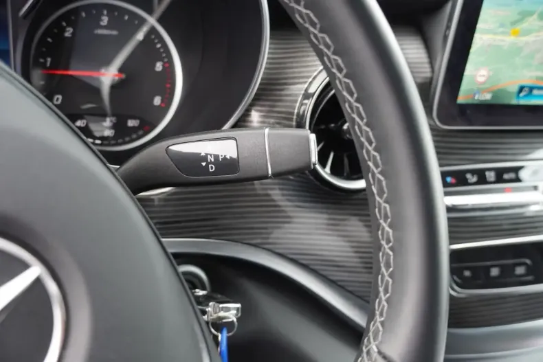 Mercedes-Benz V 300 din 2024 cu 45.828 km - oferta MER159123 - foto 33