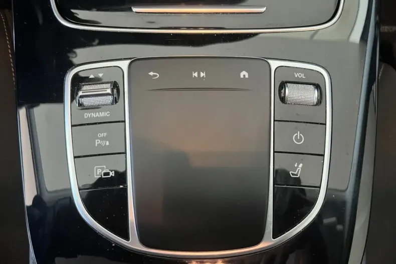 Mercedes-Benz E 300 din 2021 cu 86.000 km - oferta MER159142 - foto 19