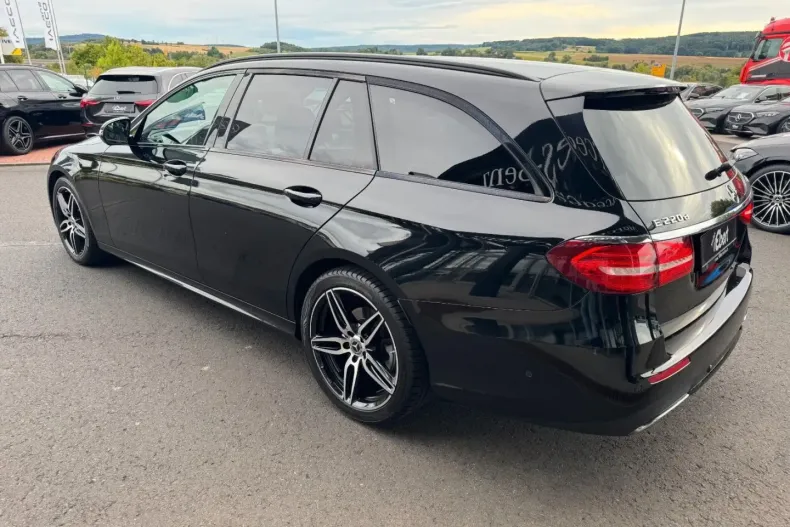 Mercedes-Benz E 220 din 2020 cu 69.300 km - oferta MER159144 - foto 2